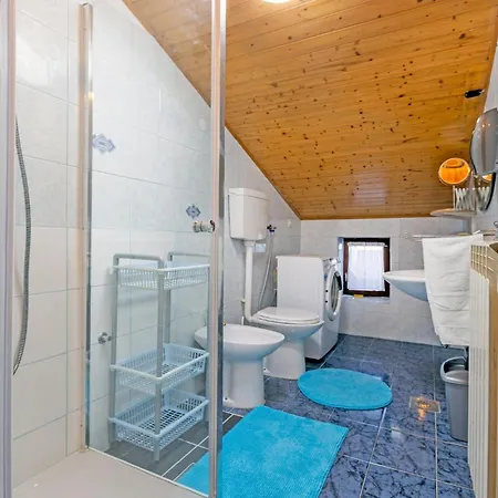 Stunning In With Wifi Apartma